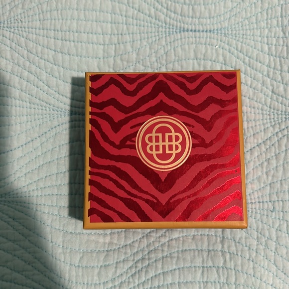 Dana Buchman cheetah design compact mirror with box - Picture 8 of 13